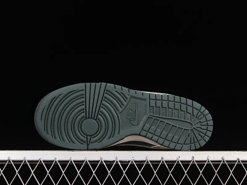 All Categories Nk SB Dunk Series Nk SB Dunk Low Low-top sneakers Otomo Katsuhiro x Nk SB Dunk Low "Steamboy OST" Otomo Katsuhiro co-branded SB low-top sports and leisure sneakers LF0039-019